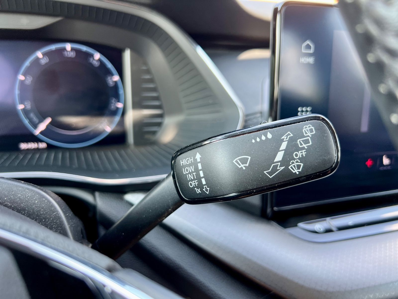 SKODA Octavia Combi Ambition AHK AAC SHZ NAVI CARPLAY
