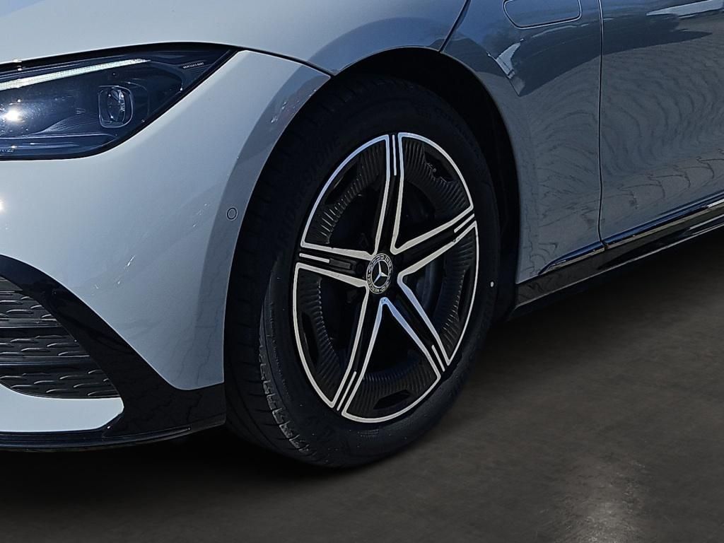 Fahrzeugabbildung Mercedes-Benz EQE 300 AMG Pano Hyperscr. HUD ACC Burmester3D