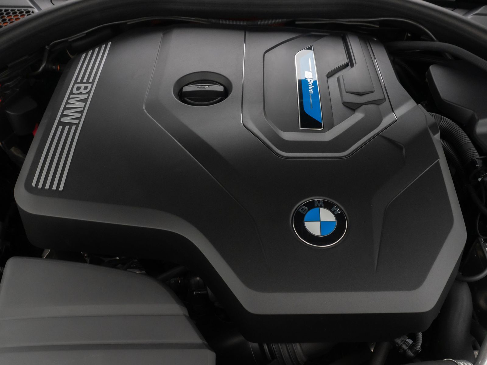 Fahrzeugabbildung BMW 330e LuxuryLine Kamera Laser HUD DAB HiFi Komfor