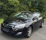 Opel Astra J Sports Tourer 1.6 Turbo 179PS - Opel Astra aus 2011: Turbo