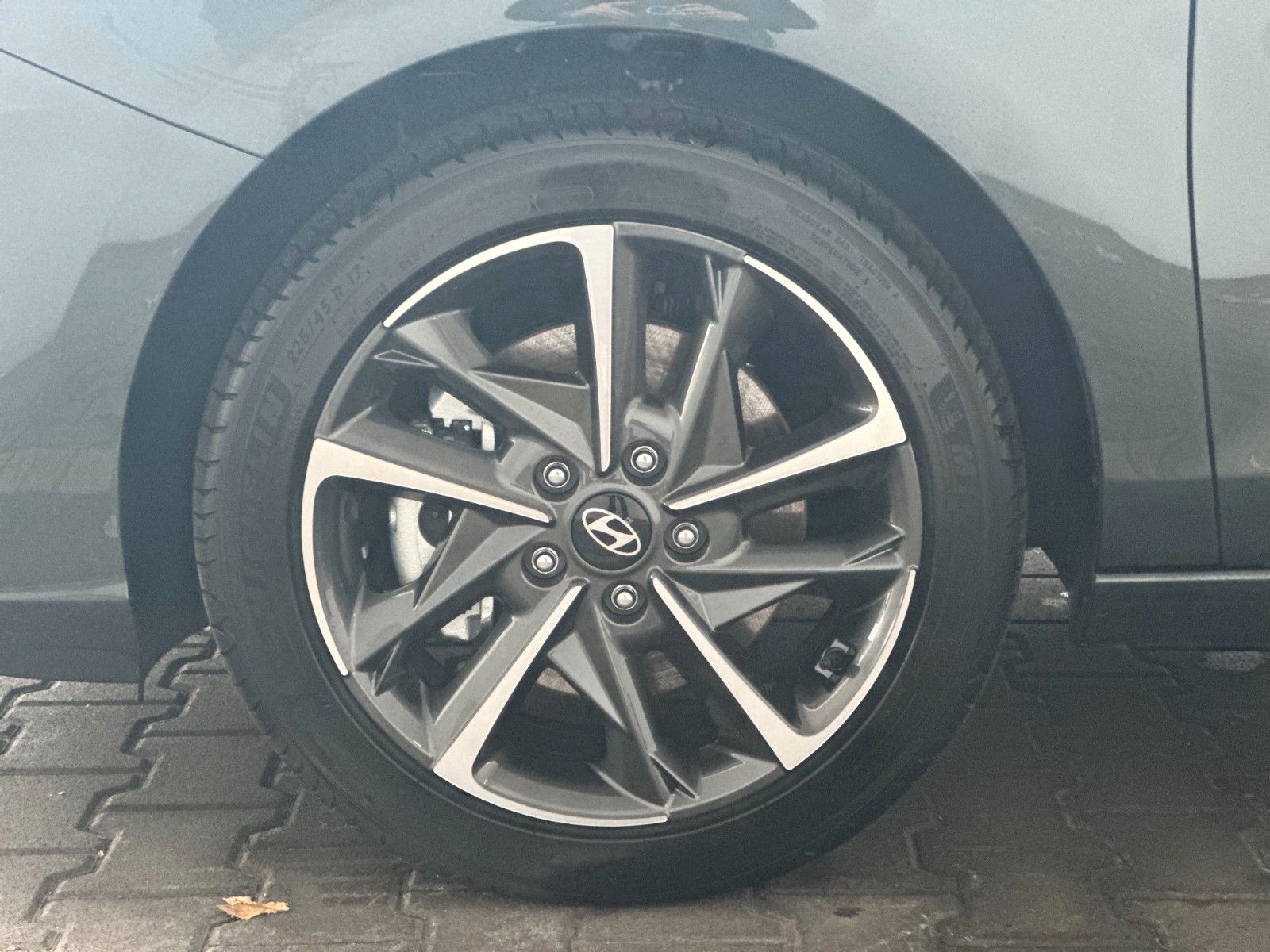 Fahrzeugabbildung Hyundai i30 Kombi Advantage Plus 1.0l DCT Navi/Toterw.!
