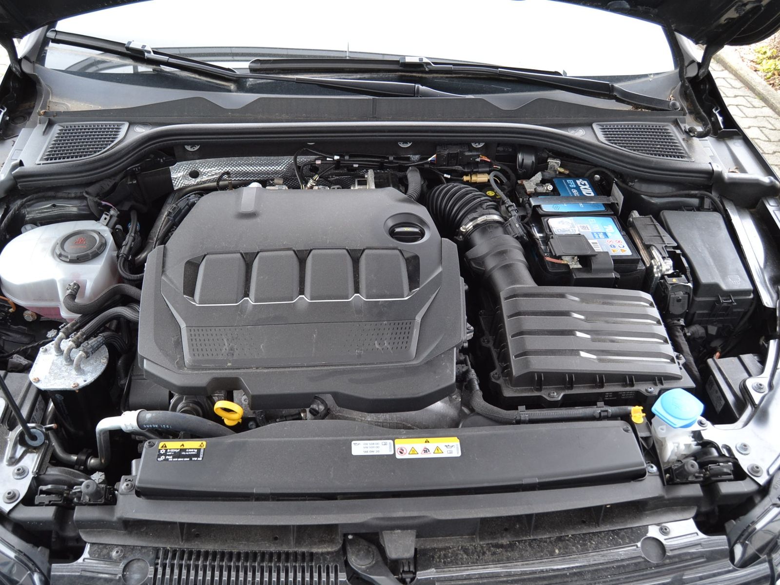 Golf VIII Variant 2.0 TDI 150 PS DSG Life 18-ZOL