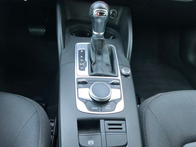 Audi A3 1.4 TFSI ultra S-tro*Bi-Xen*Navi*Alu*SHZ*PDC*