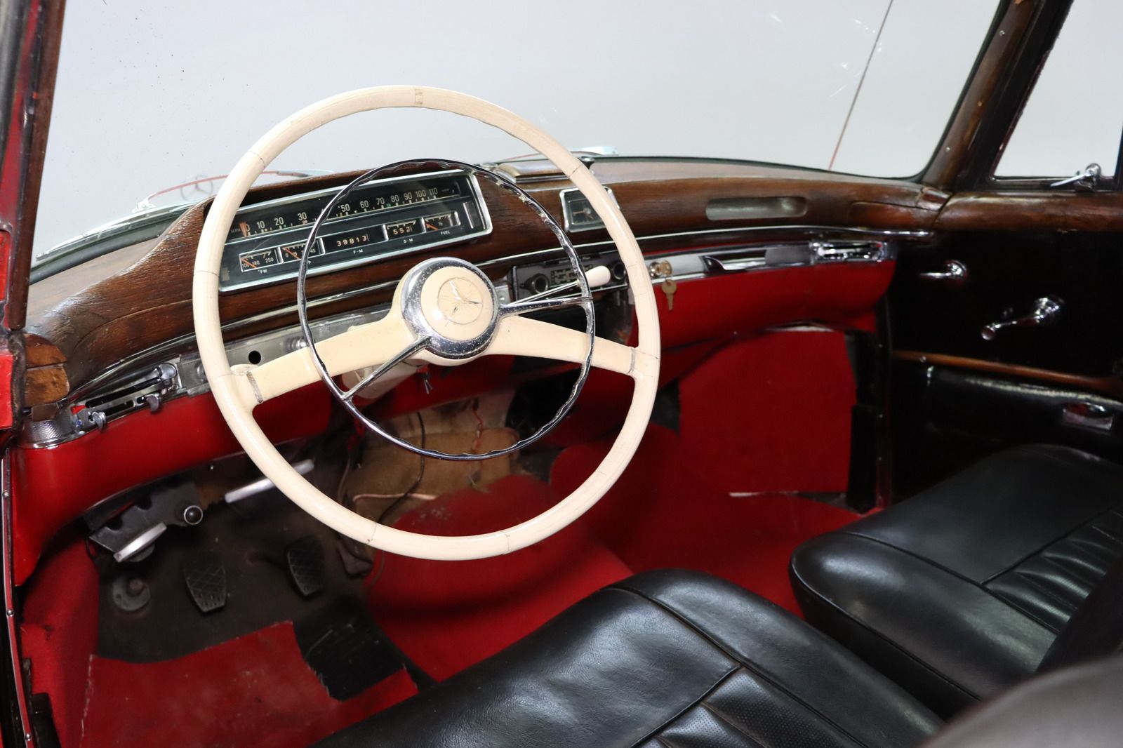 Fahrzeugabbildung Mercedes-Benz 220 S Ponton Coupé W180 * Leder * Radio *