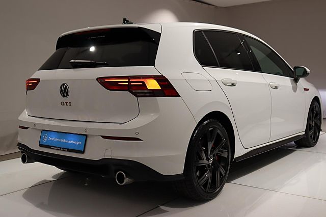 Golf GTI 2.0 TSI 245PS NAVI ACC PDC KAMERA SPORT