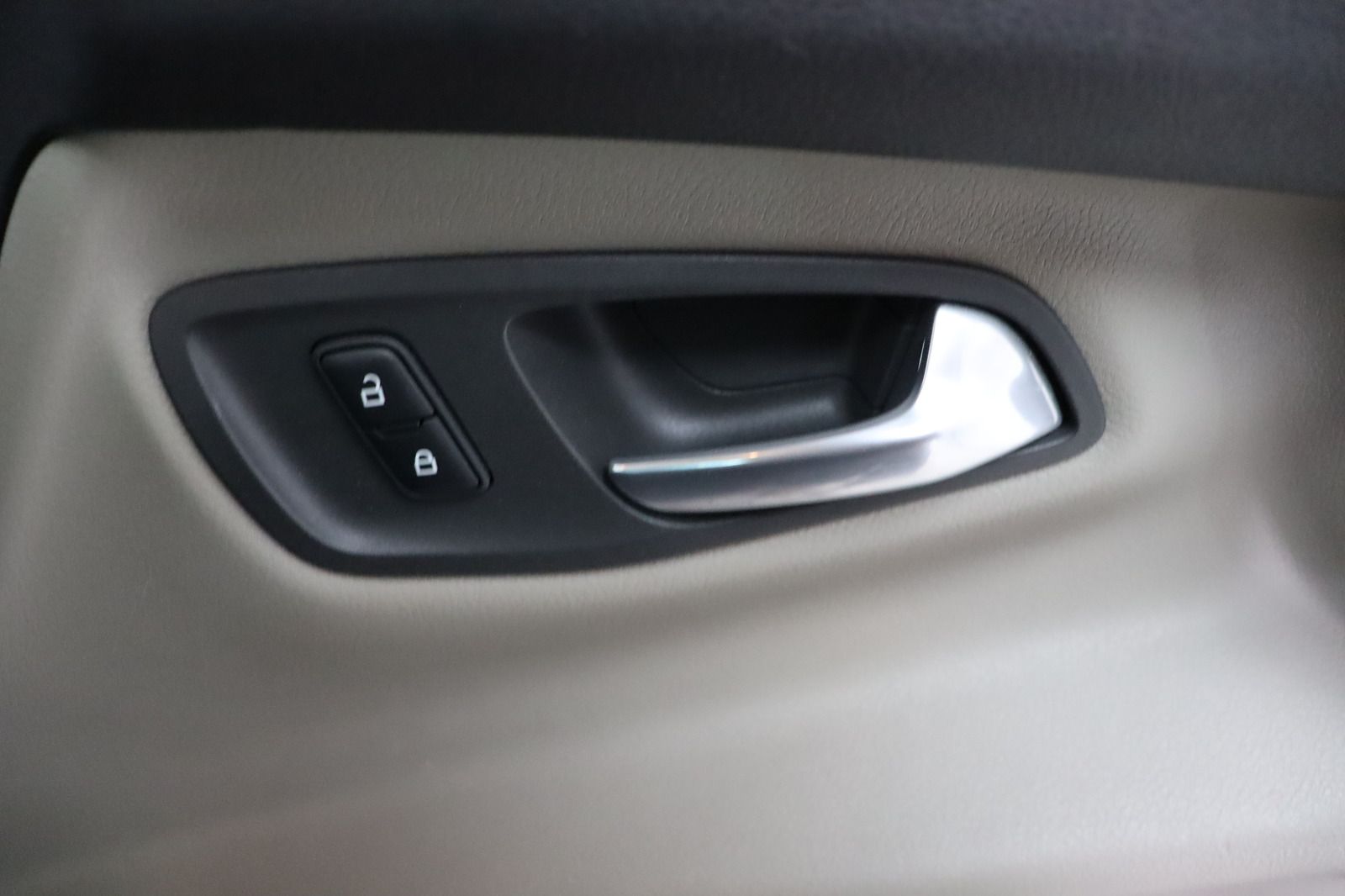 Fahrzeugabbildung Ford Tourneo Custom 2.2 TDCi * 8 Sitzplätze
