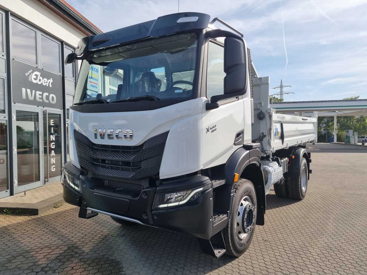 Fahrzeugabbildung Iveco AD200X400 HR OFF 4x2 Meiller Kipper AHK DAB+