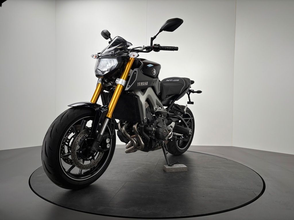 Fahrzeugabbildung Yamaha MT-09 *TOP-ZUSTAND *2. HAND *SERVICE NEU