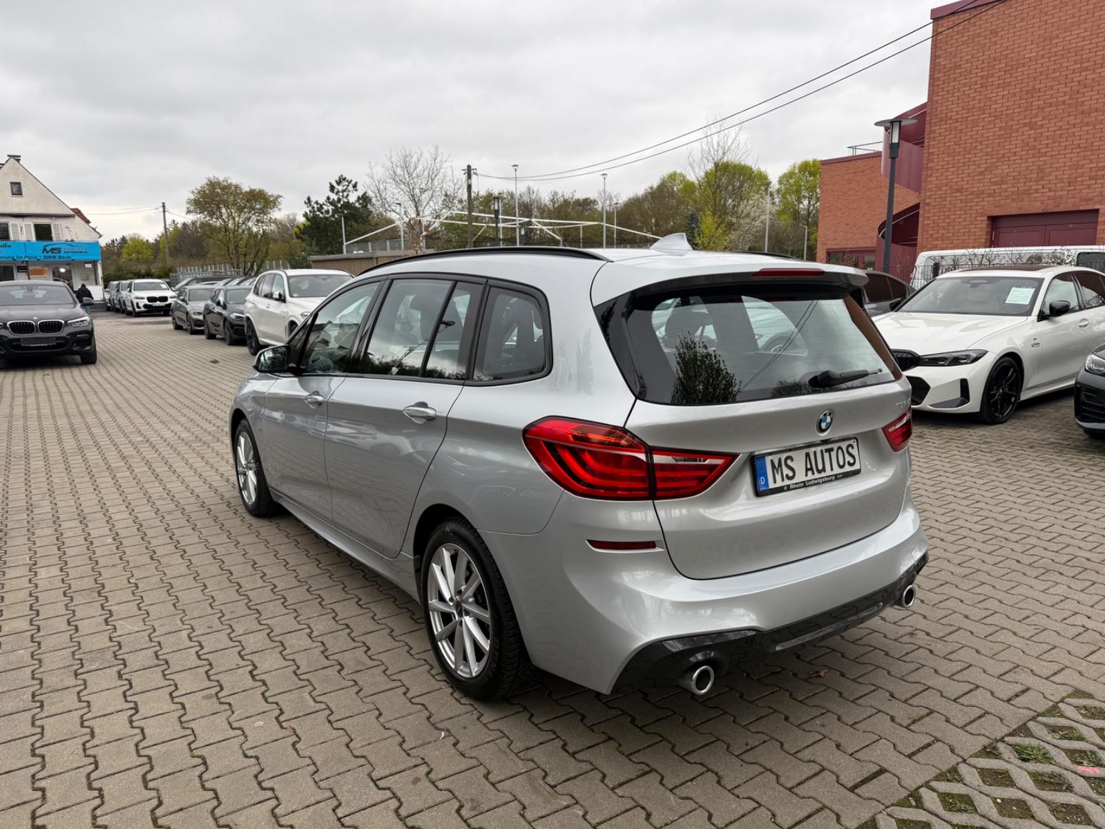 BMW 220 Gran T*MSport*7Sitze*Head Up*Panorama*Kamera