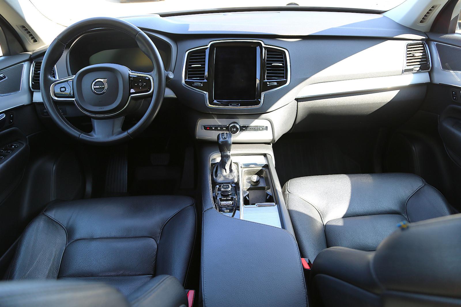 Volvo XC 90 Momentum 7-Sitzer LED HUD ACC Kamera 20"