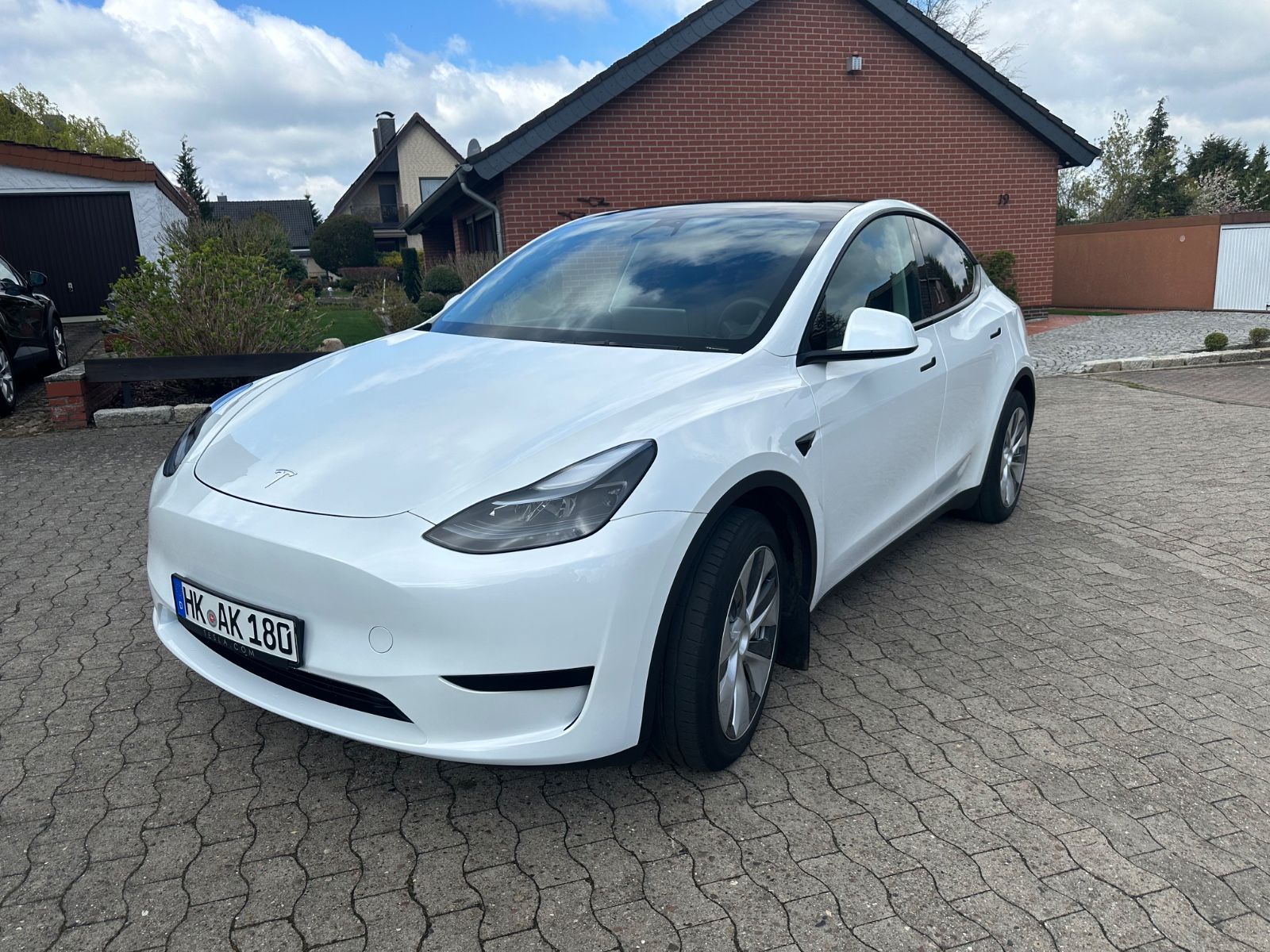 Tesla Model Y Hinterradantrieb RWD, AHK