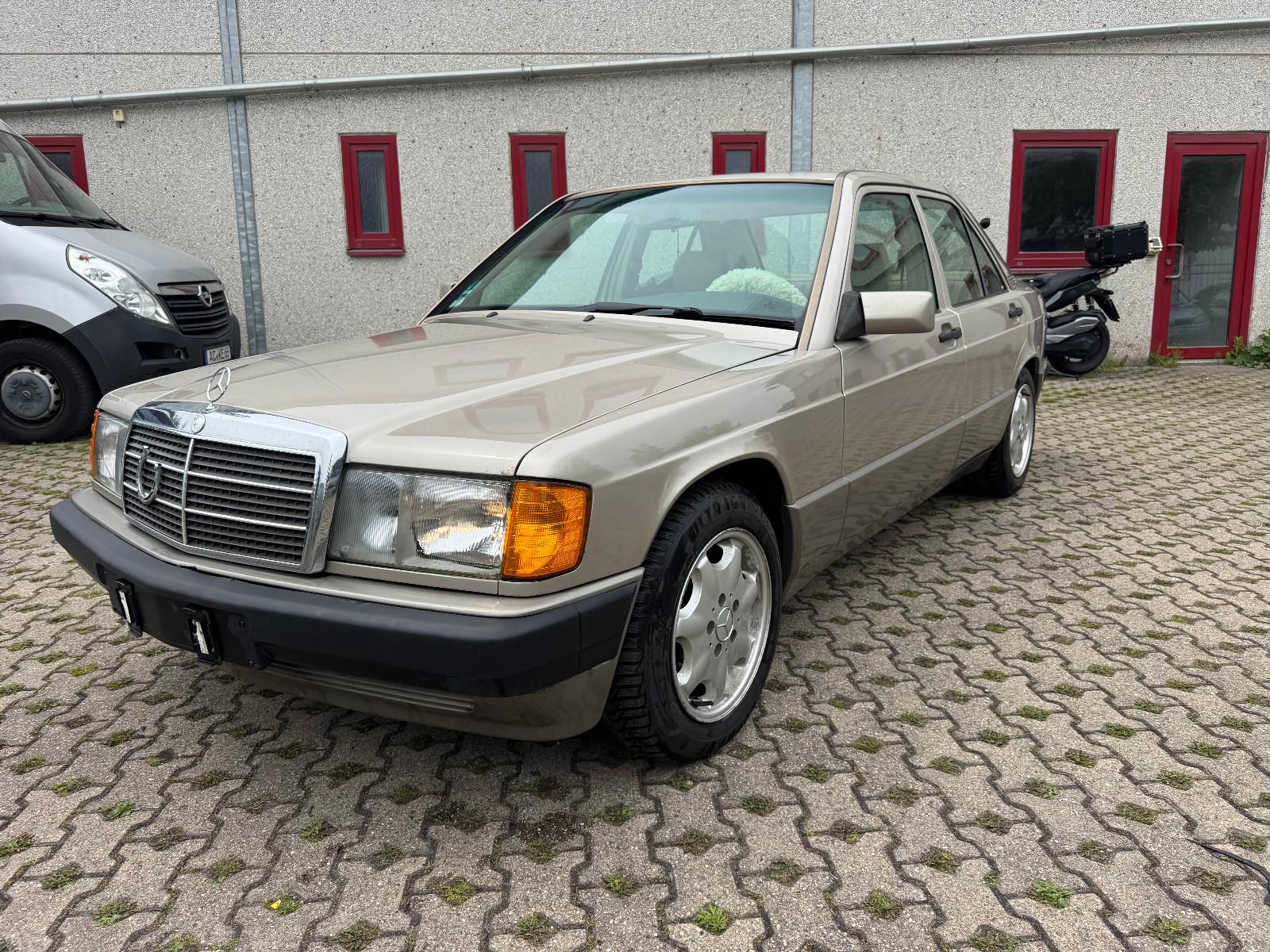 Mercedes-Benz 190 2.3