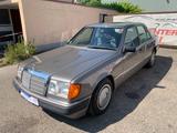 Mercedes-Benz E 230 *SAMMLERSTÜCK*H-ZULASSUNG* - Mercedes-Benz E 230 aus 1991