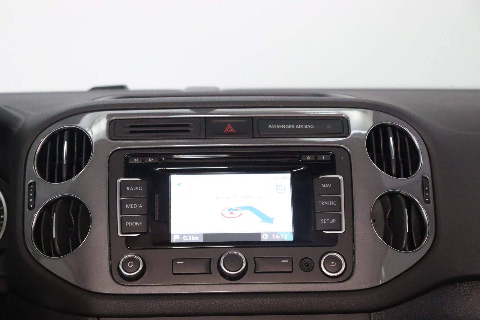 Fahrzeugabbildung Volkswagen Tiguan 1.4 TSI * HU/AU 09.2027