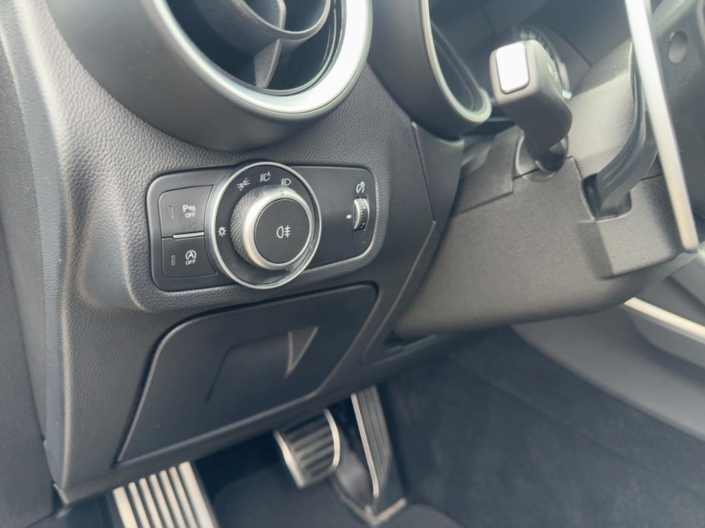 Fahrzeugabbildung Alfa Romeo Stelvio First Edition ALLRAD NAVI  HI-FI