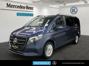 Mercedes V 220 - 1
