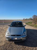 Ford Focus 2.0 Ghia Exclusiv Ghia Exclusiv - Ford Focus aus 2003: Ghia