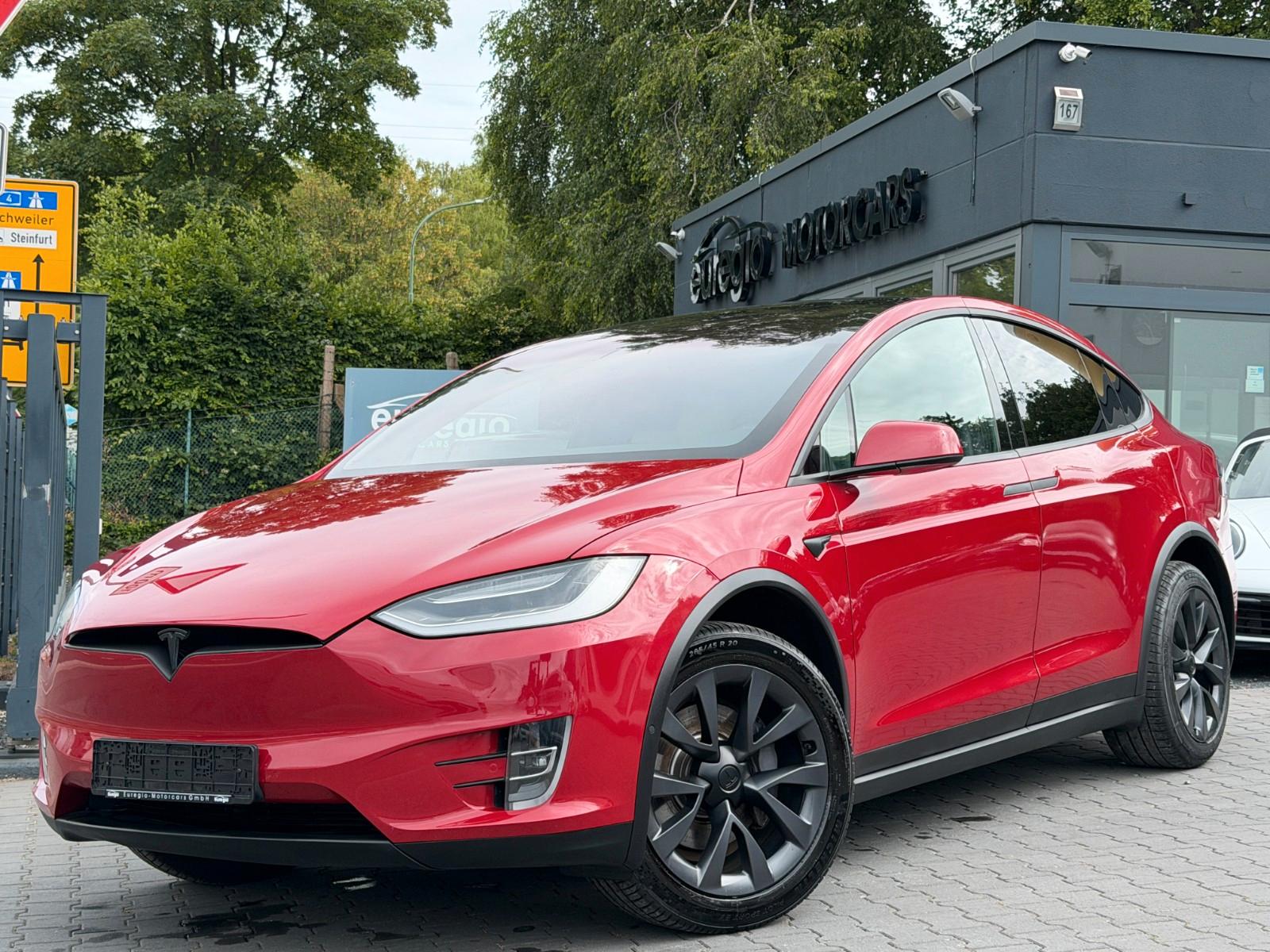 Tesla Model X 2 Hand - Alcantara - LED ///