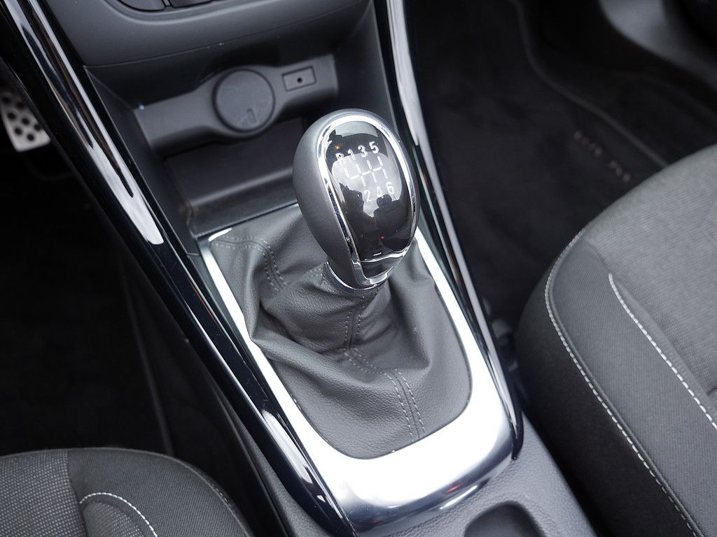 Fahrzeugabbildung Opel Cascada 1.4 Turbo Edition KLIMA PDC SITZHEIZUNG