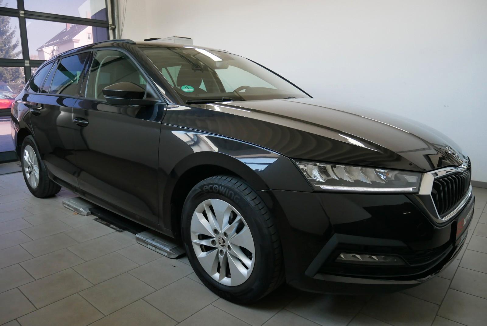 Skoda Octavia Combi Ambition LED SmartLink DAB PDC