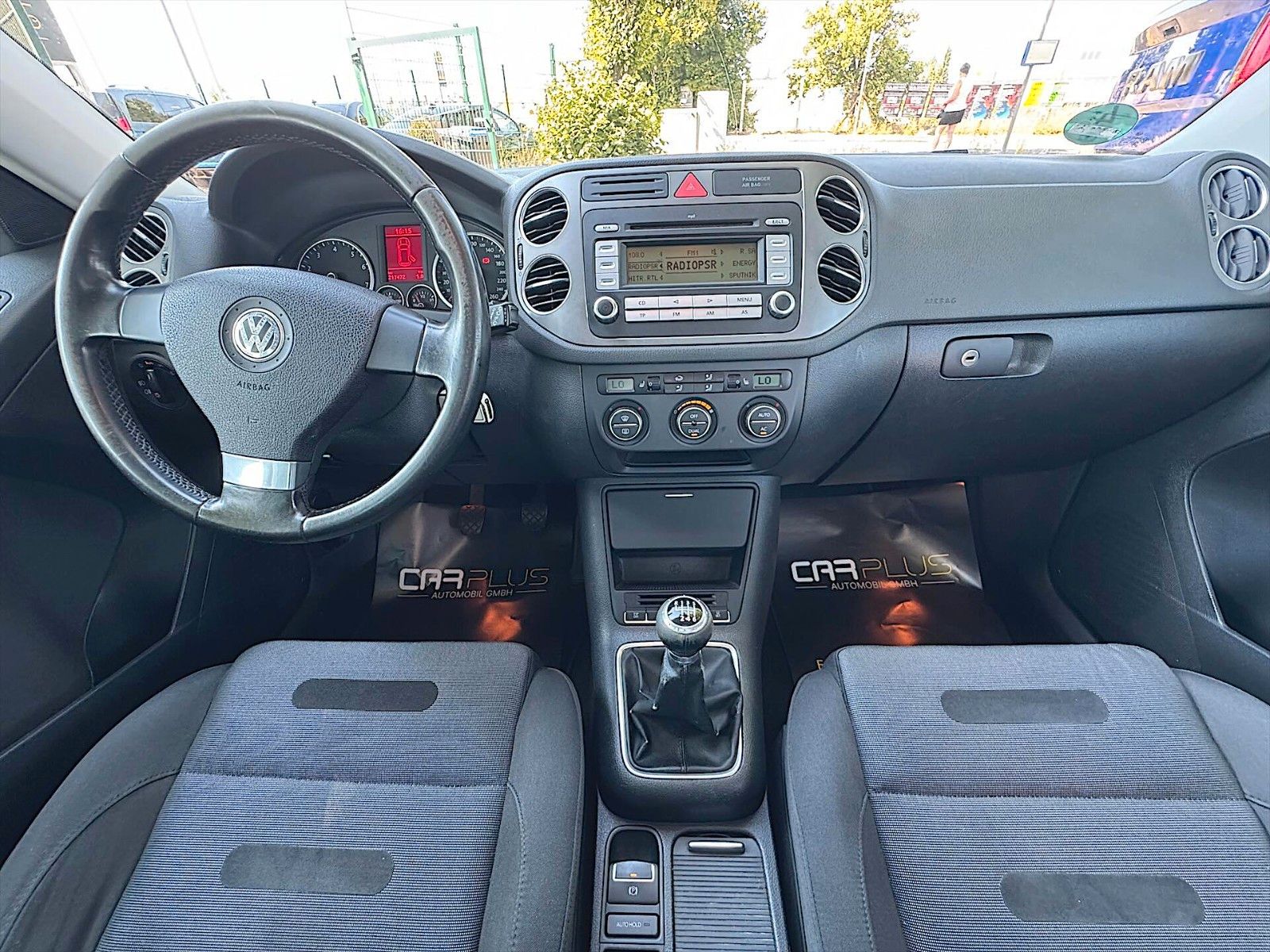 Fahrzeugabbildung Volkswagen Tiguan Sport & Style 4Motion *Pano*AHK*Klima*