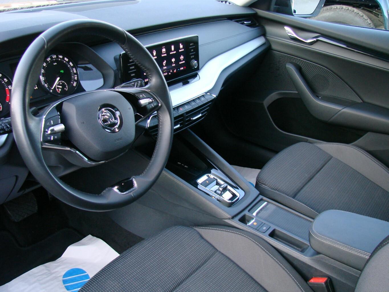 Skoda Octavia 2.0TDI Selection LED Tempomat Spurhaltea