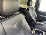 Lancia Voyager 2.8 MultiJet 16v S Automatik S - graue Lancia Voyager