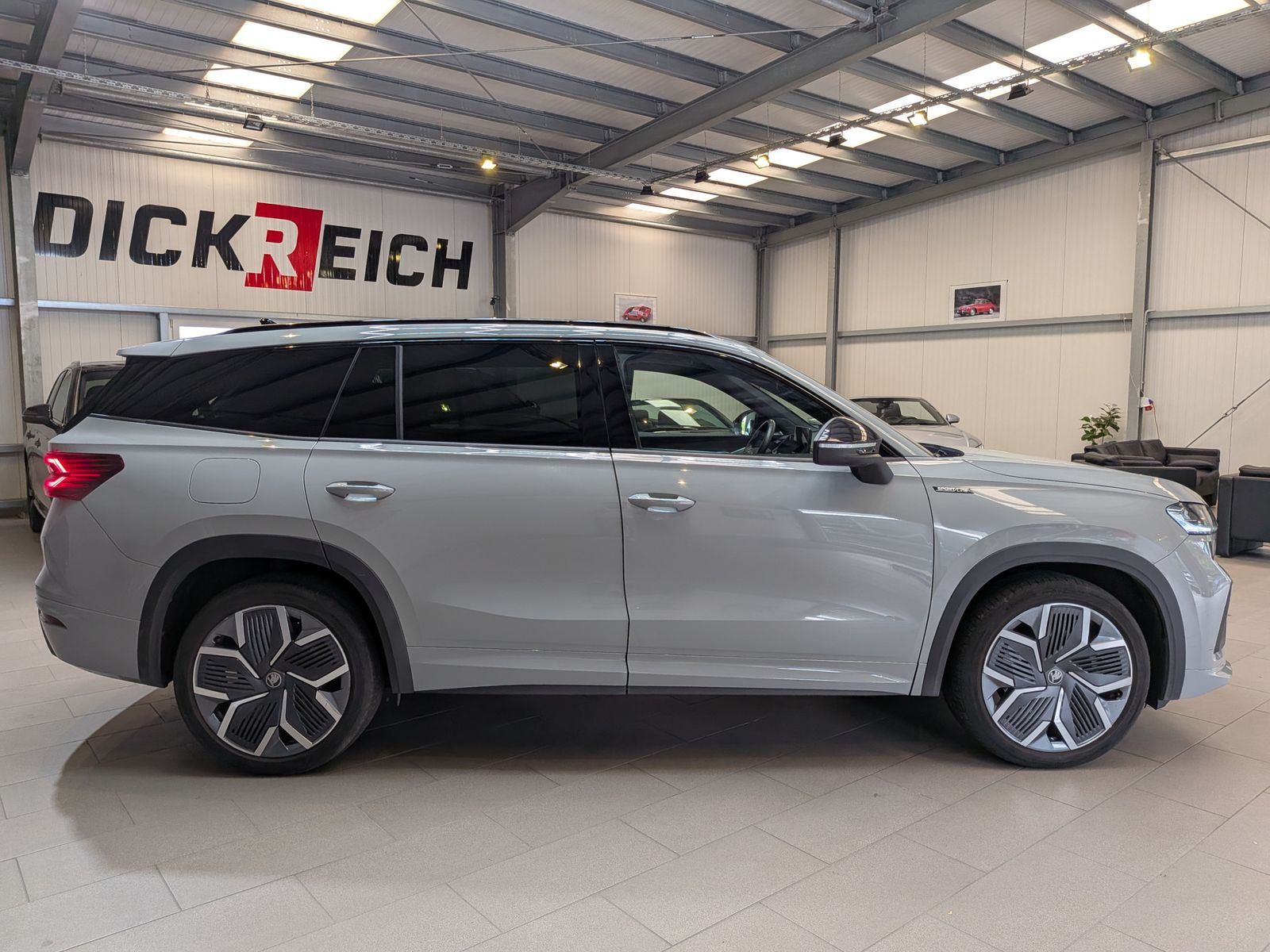 Fahrzeugabbildung SKODA Kodiaq 2.0TDI SPORTLINE*MEMOR*CAM*LED*ACC*7-SITZ