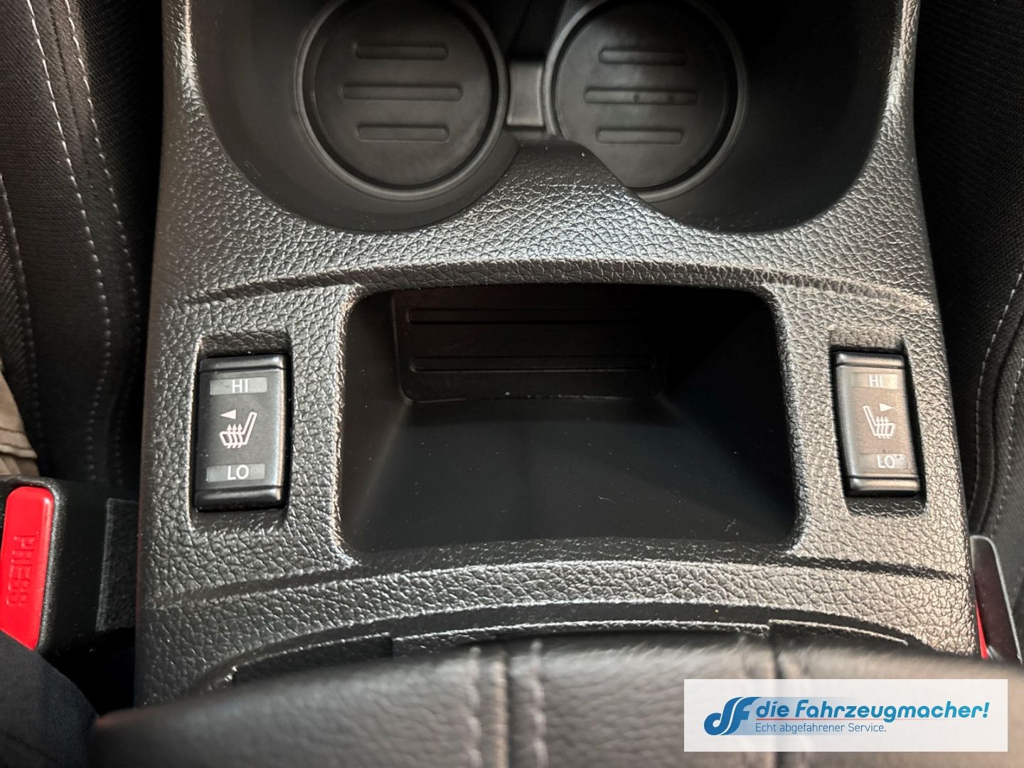 Fahrzeugabbildung Nissan Qashqai Shiro Navi Mehrzonenklima DAB SHZ Spurha