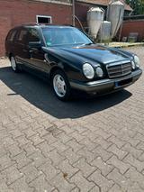 Mercedes-Benz Mercedes E200 - gebrauchte Mercedes-Benz E 200 aus dem Jahr 1998