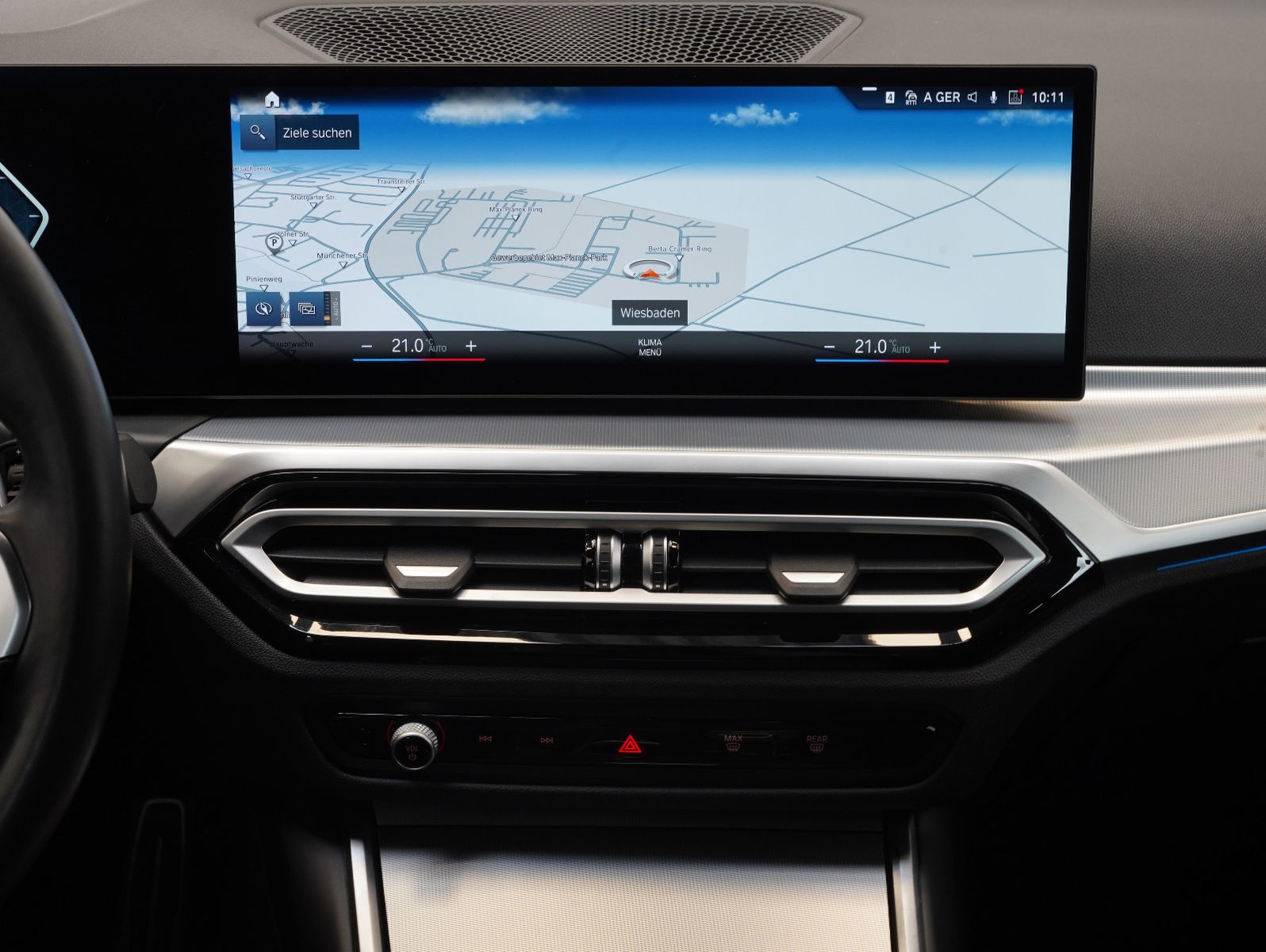 Fahrzeugabbildung BMW 320 d xDrive Touring M Sport LED/DAB/CARPLAY/ACC