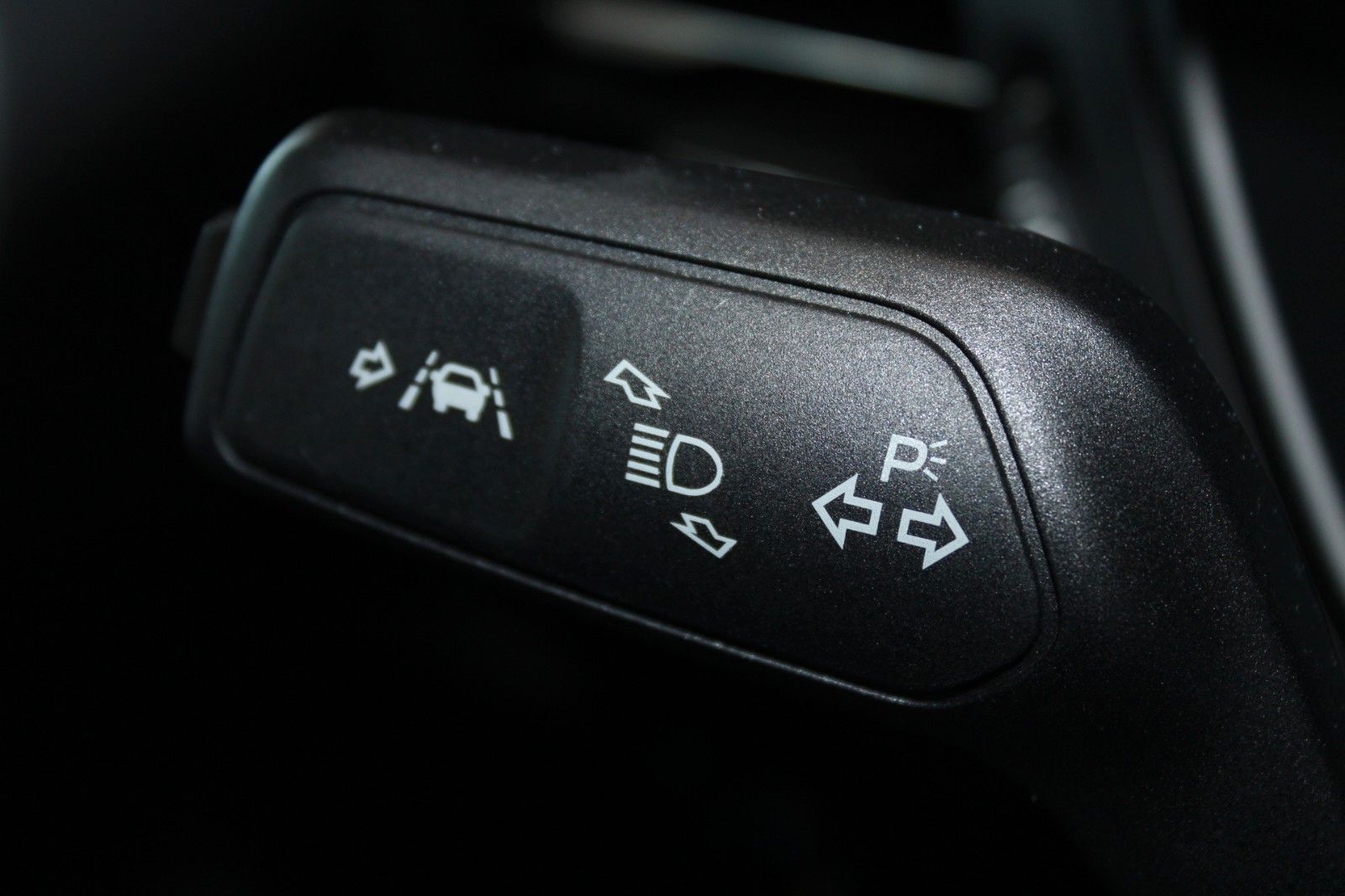 Fahrzeugabbildung Ford Focus 134kW ST-Line LED NAVI CAM WinterPaket