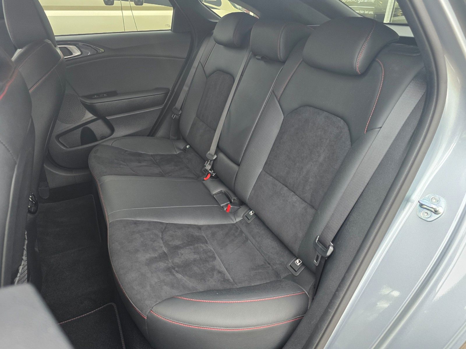 Fahrzeugabbildung Kia ProCeed 1.6 T-GDI DCT GT WKR Bastuck JBL KOM