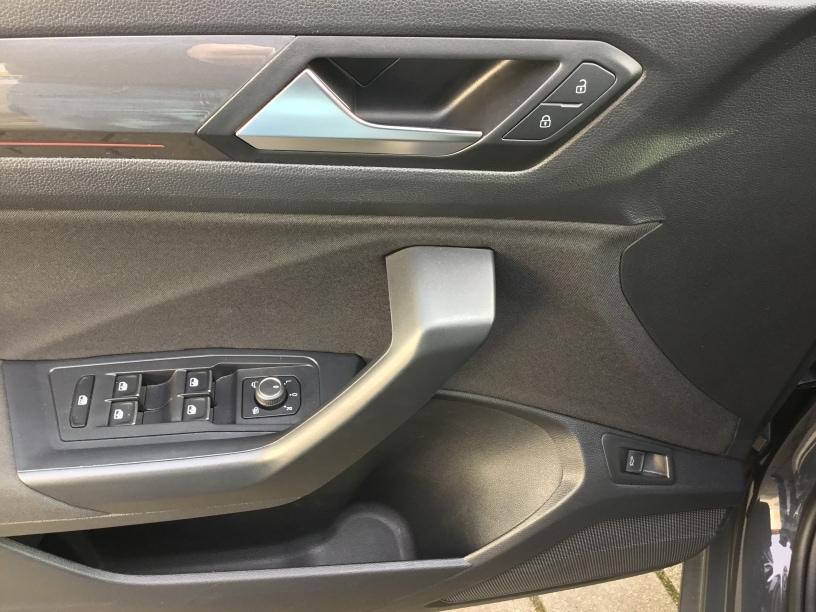 Volkswagen T-Roc Sport 17"LM StdHzg 2AC+ eHKl 4PDC AmbiL, миниатюра 8