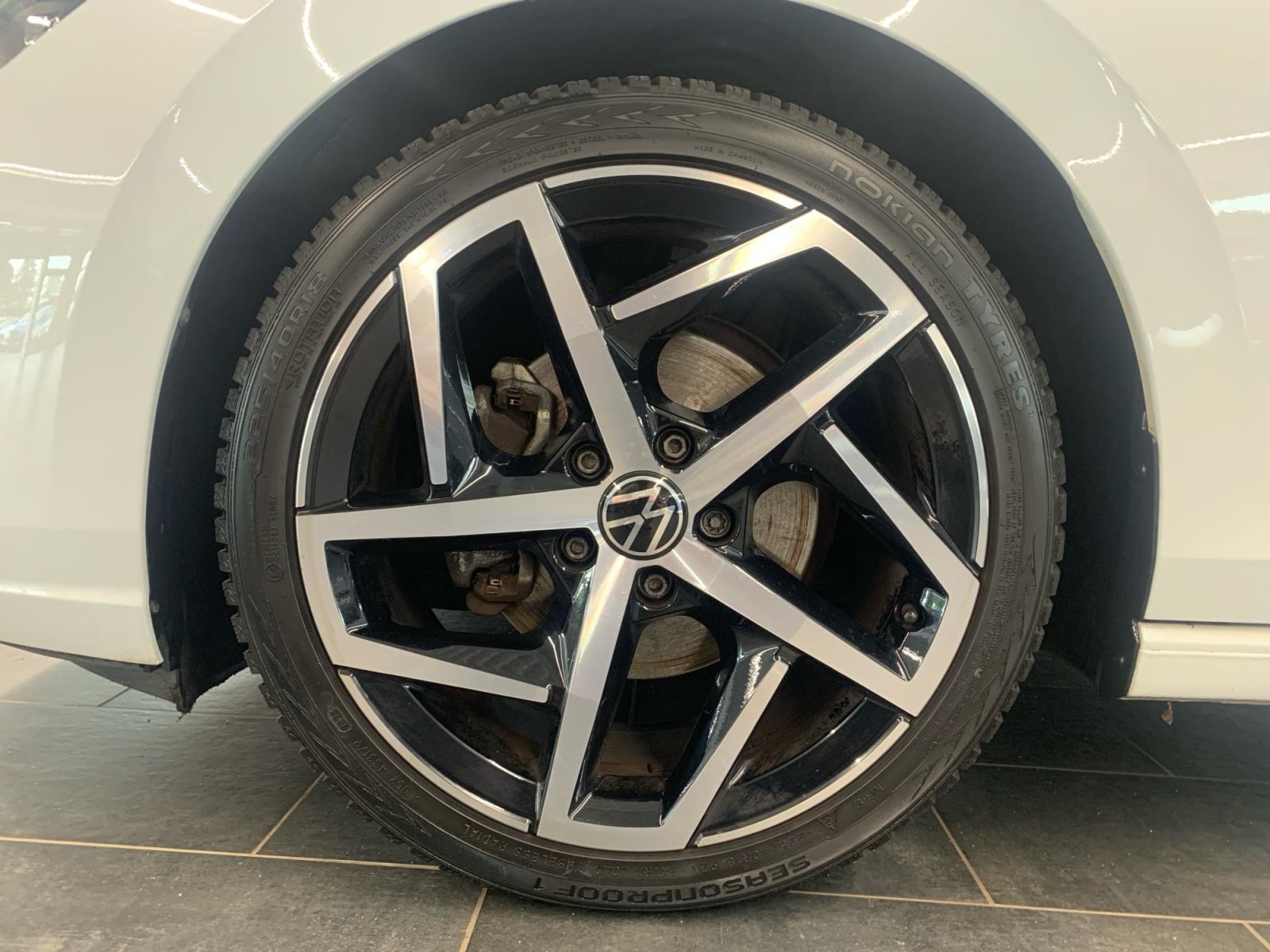 Volkswagen Golf VIII Life 1.5 TSI PANO MATRIX APP KAMERA, миниатюра 8