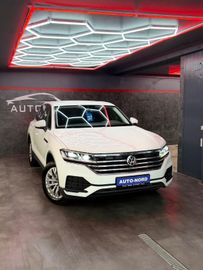 Volkswagen Touareg - 1