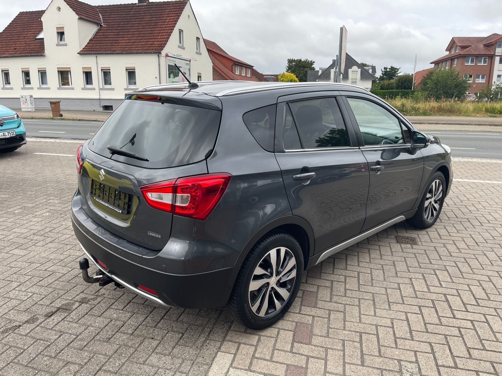 Fahrzeugabbildung Suzuki SX4 S-Cross Comfort+ 4x4/AHK/Allwetter