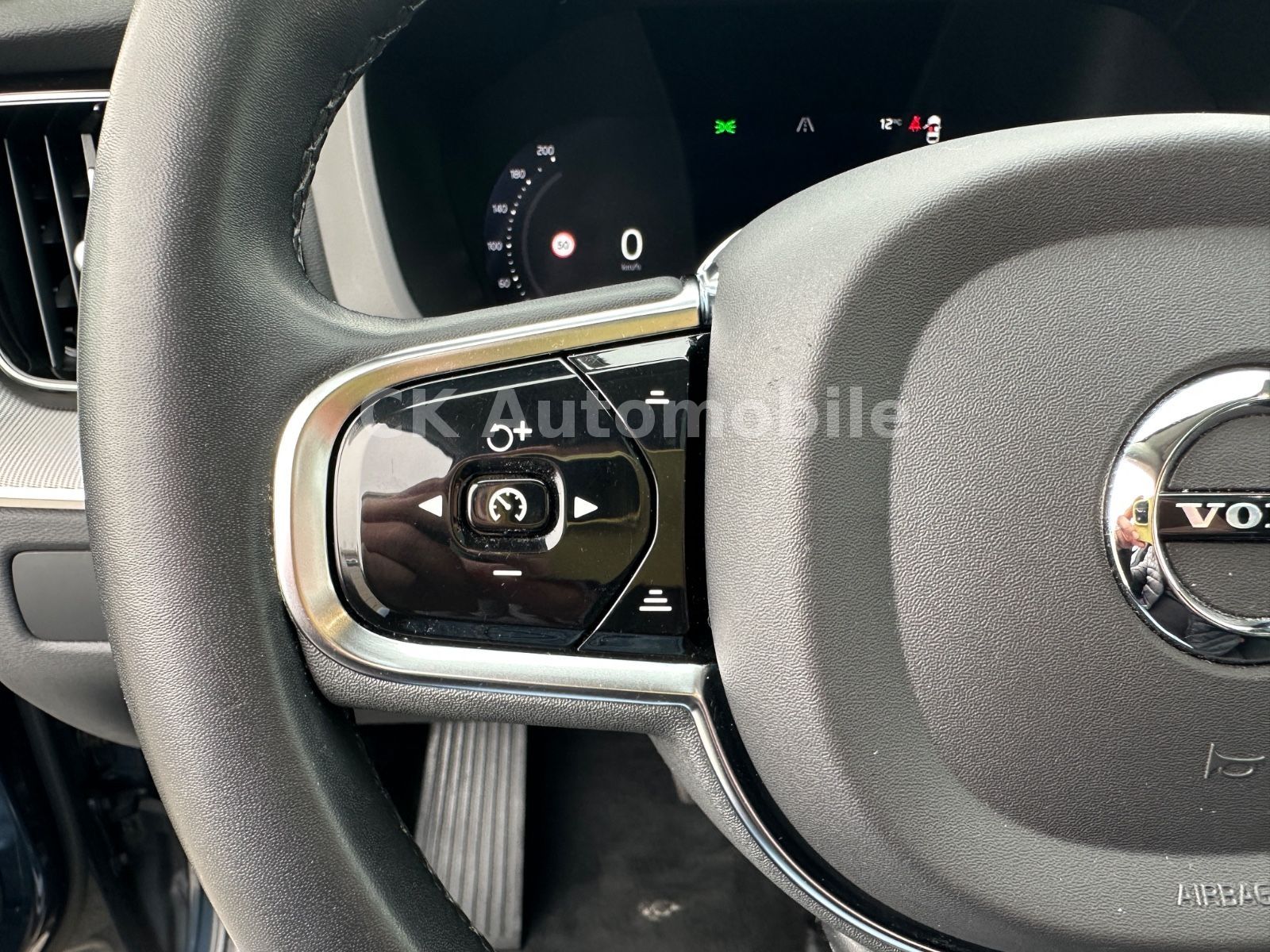 Fahrzeugabbildung Volvo XC60 B4 Plus Bright AWD/Navi/Leder/Pano/LED/Kam.