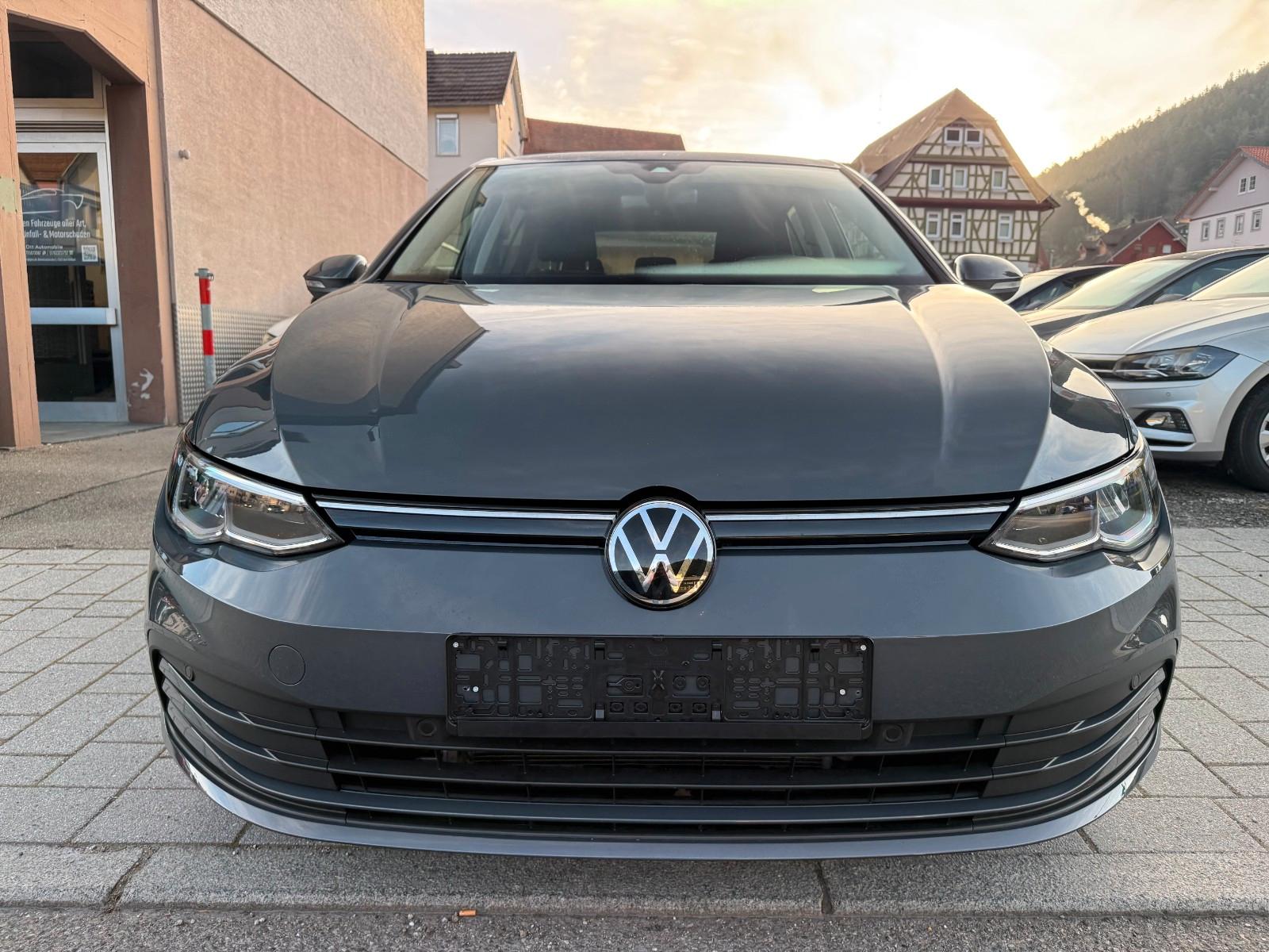 Volkswagen Golf VIII Lim. Life *Elk. Sitze, LED, Navi & Kam