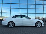 Mercedes-Benz E 500 4Matic Leder SB-Dach AMG AHK - Gebrauchtwagen in Mönchengladbach