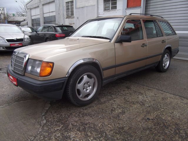 Mercedes-Benz 200Diesel 7 Sitzer