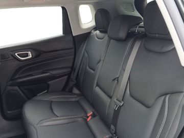 Jeep Compass 1.3 S 360+Kam.+KeyLess+Navi+SHZ+2xKlima