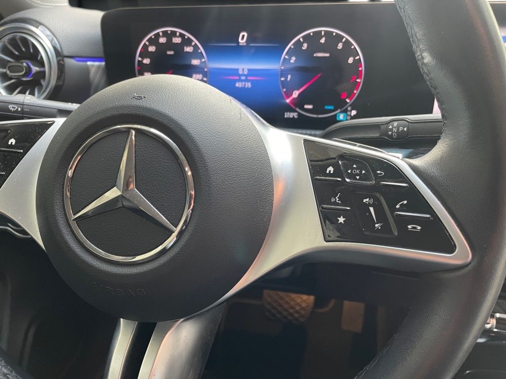 Mercedes-Benz A 180 Limousine Carbon MBUX Progressive Ambiente foto 3