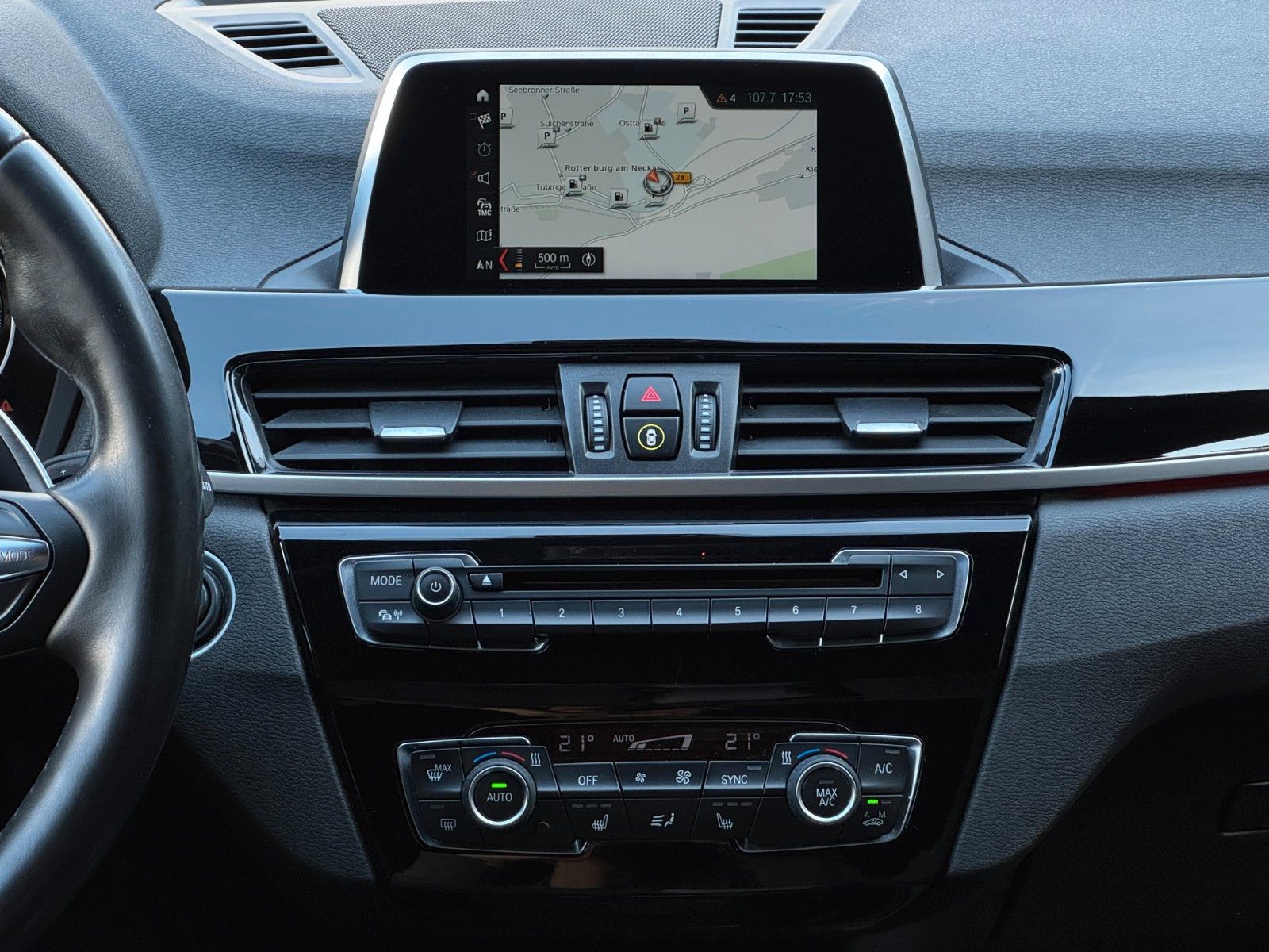 Fahrzeugabbildung BMW X1 sDrive20i M Sport Shadow LED Temp PDC