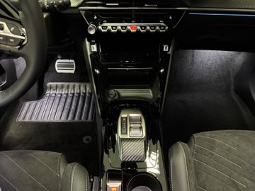 Peugeot 2008 Hybrid 145 GT Exclusive AHK 360Grad Kam.