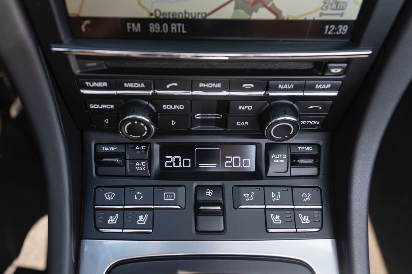 Fahrzeugabbildung Porsche 911 Carrera S Cabrio BOSE SPORT-CHRONO PASM NAV