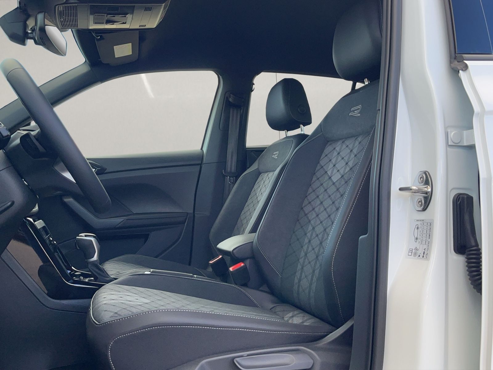 Volkswagen T-Cross - Bild 11