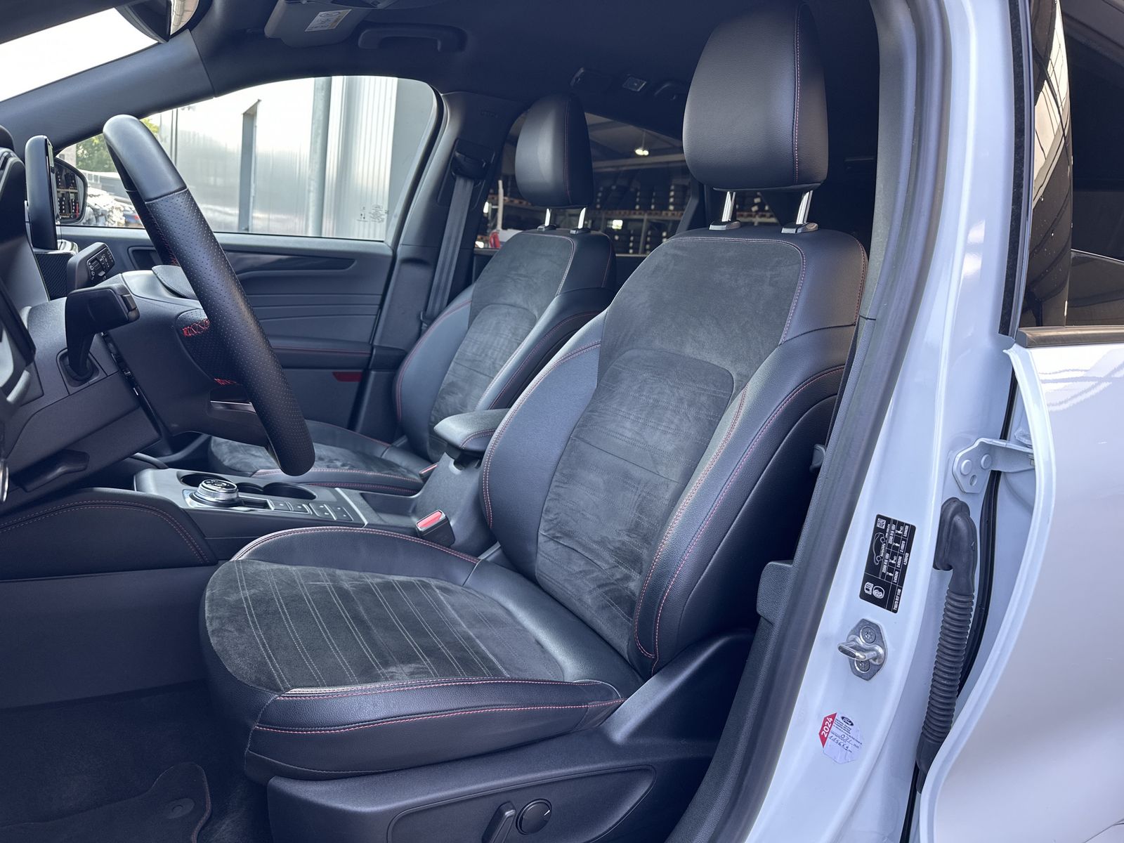Fahrzeugabbildung Ford Kuga 2.5 Plug-In Hybrid ST-Line X NAV+LED+ACC+PP