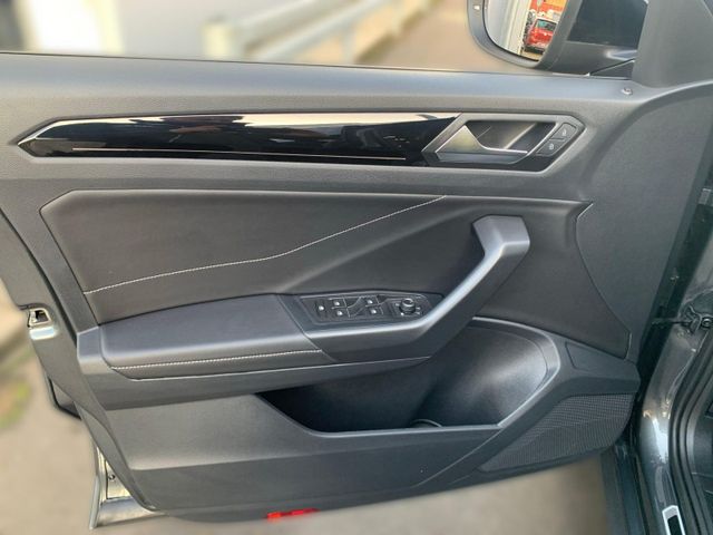 T-Roc 1.5 TSI DSG R LINE LED+AHK+ACC+NAVI+APP+VC