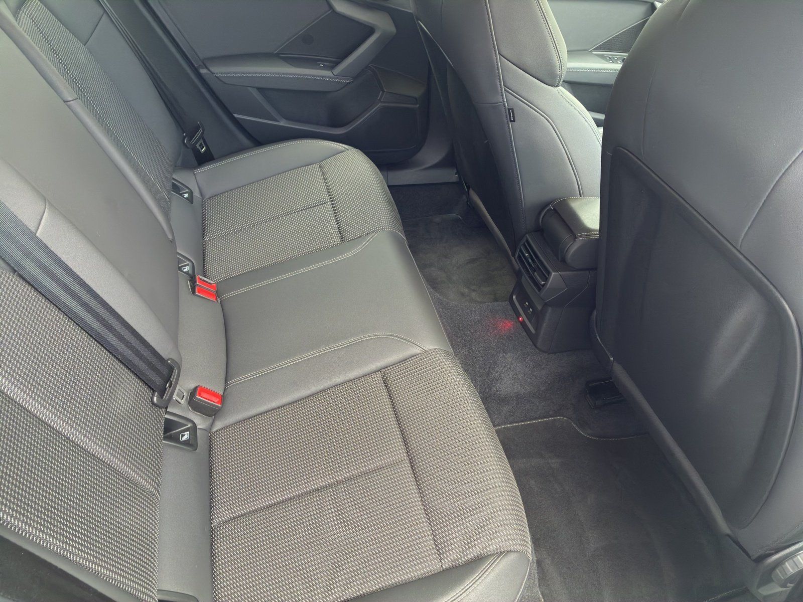 Fahrzeugabbildung Audi A3 Lim. 35 TFSI FAHRSCHUFAHRZEUG, Doppelpedaleri